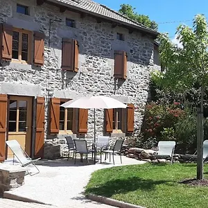 charmante-maison-a-la-campagne-au-coeur-des-premiers-volcans.hotels-rhonealpes.com/